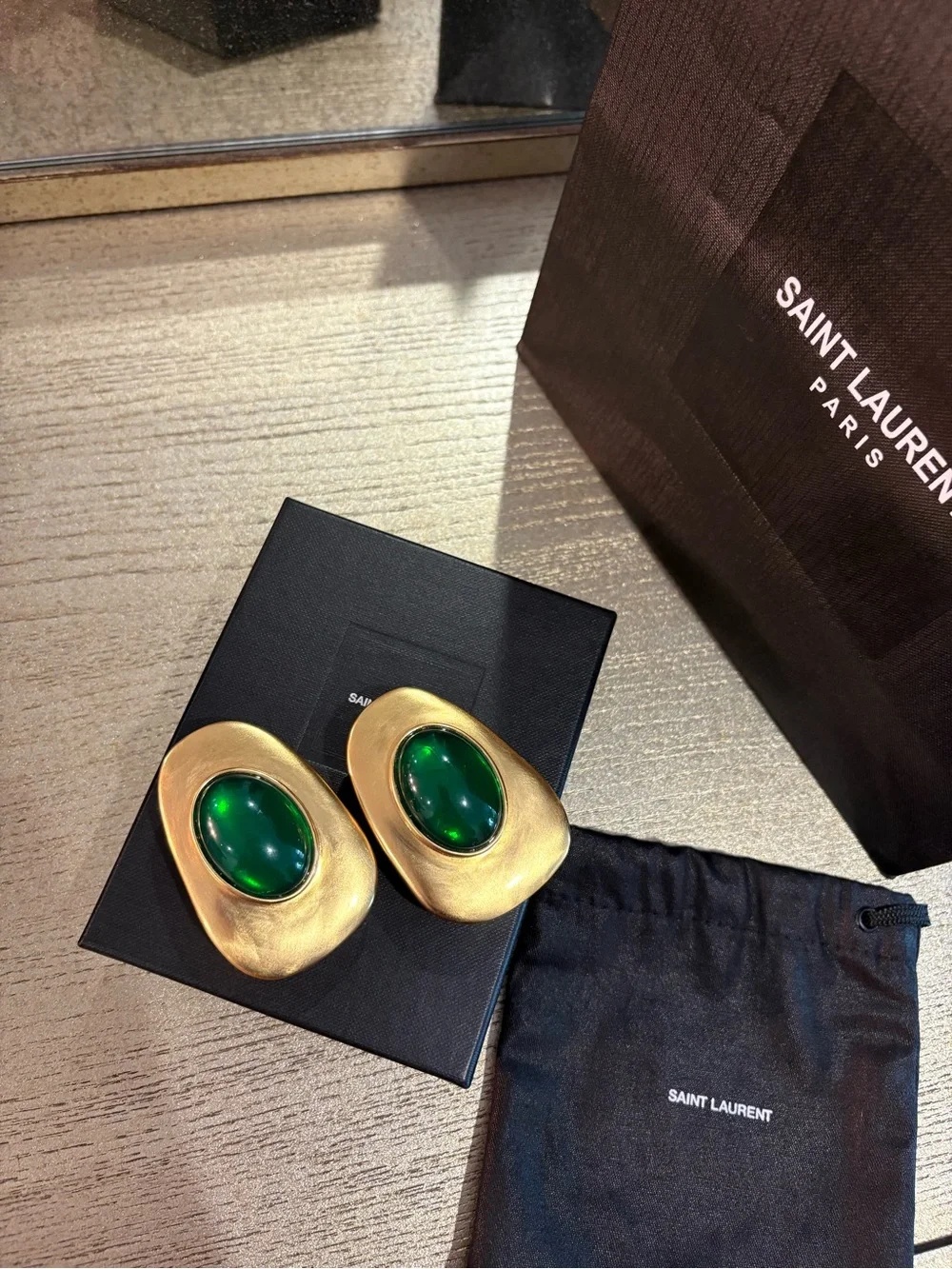SAINT LAURENT Cabochon Clip-On Earrings Gold Tone Metal Green Resin Gemstone - Picture 16 of 16